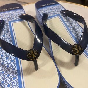 Tory Burch sandals thong flip flop Logo Navy Octagon Wedge poolside 9.5